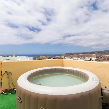 Private Solarium - Jacuzzi - Beach Views